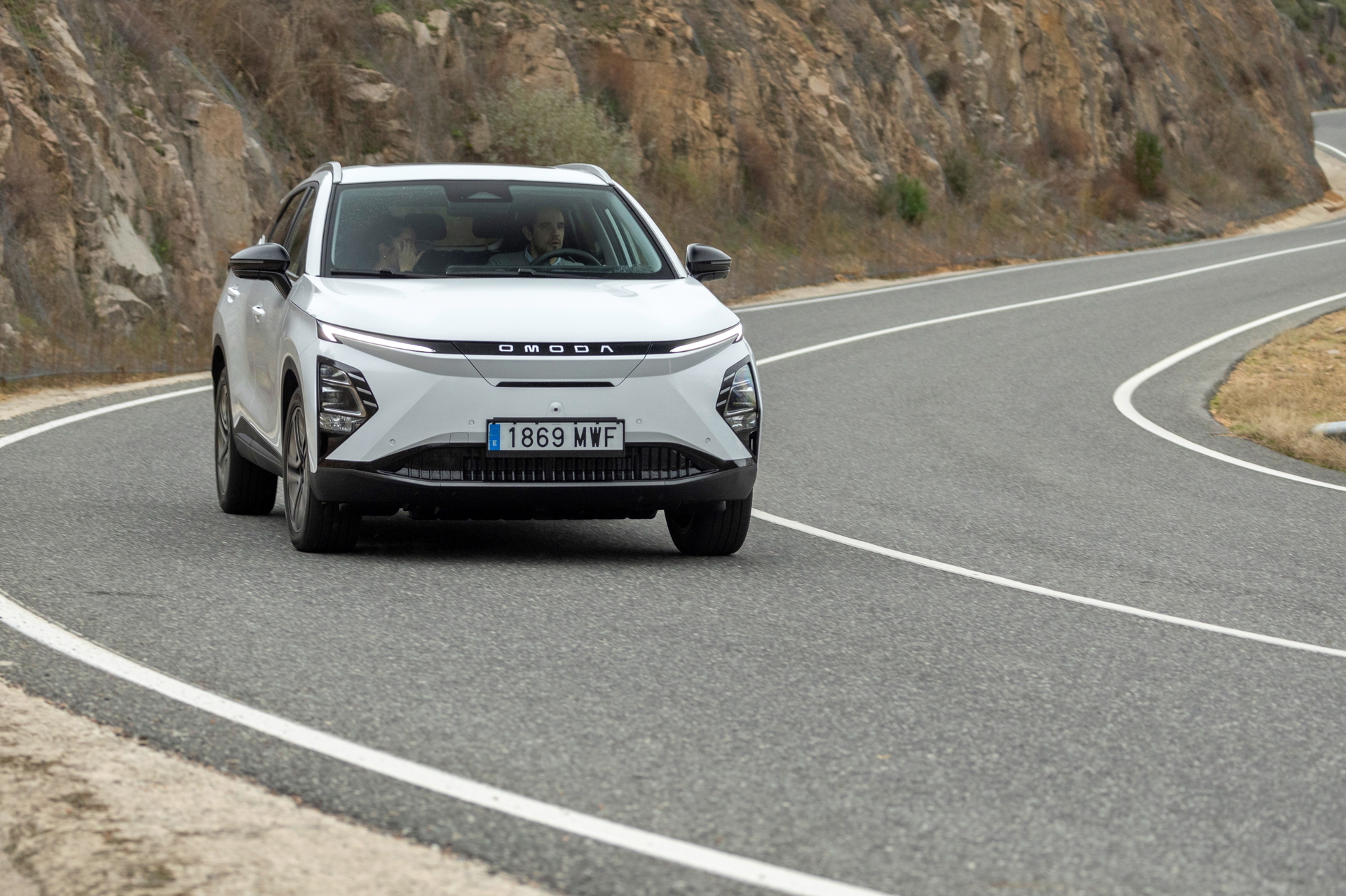 El Omoda 5, SUV con etiqueta 0, combina diseño moderno y eficiencia.