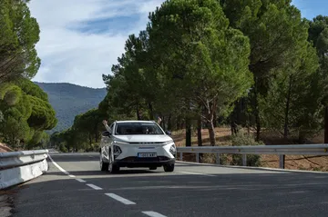 El Omoda 5 combina diseño moderno y tecnología avanzada, ideal para el usuario urbano.