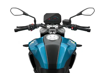 Vista frontal del manillar de la nueva BMW F 900 R, destacando su diseño moderno y ergonómico.