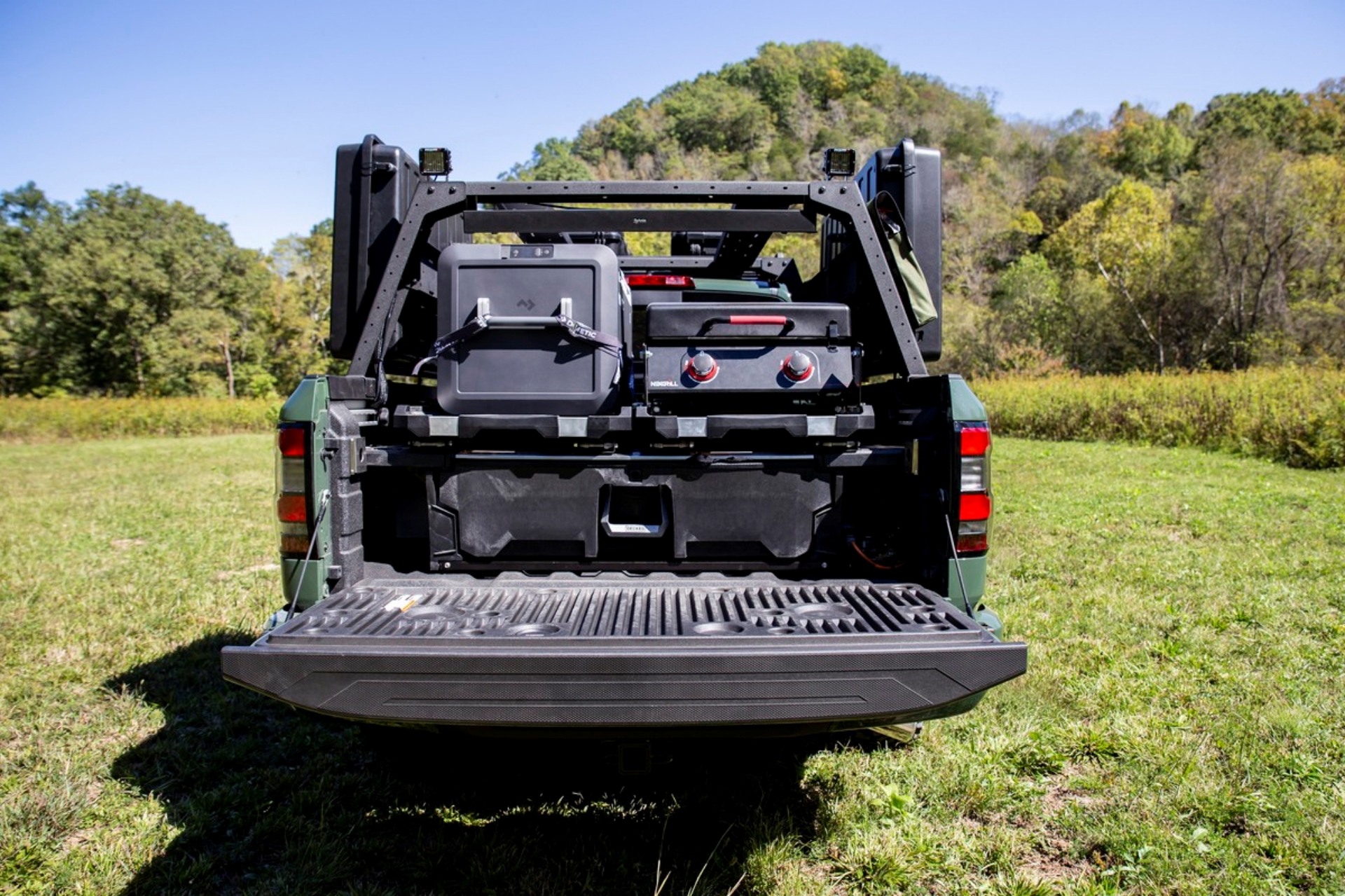Vista trasera Trailgater, equipamiento completo para aventuras off-road.