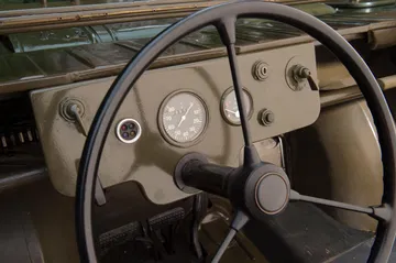 Instrumentación clásica del Porsche 597 Jagdwagen. Sencillez y funcionalidad.