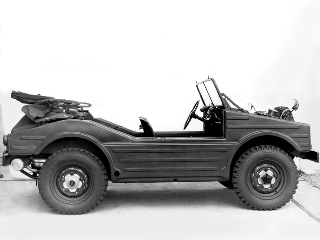 Vista lateral Porsche 597 Jagdwagen, mezcla de robustez y capacidad off-road.