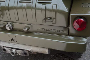 Vista del Porsche 597 Jagdwagen, insigne todoterreno alemán.