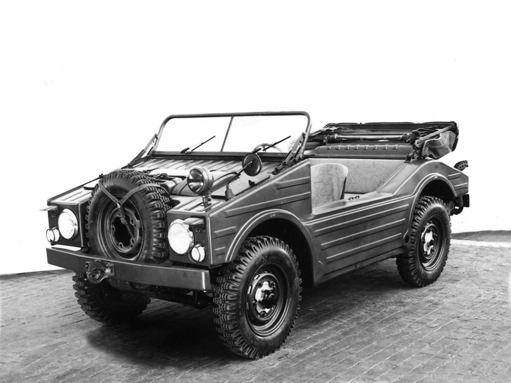 Vista del Porsche 597 Jagdwagen, todoterreno emblemático.