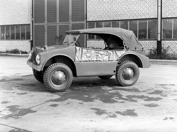 Vista lateral Porsche Type 597 Jagdwagen, ejemplar único del todoterreno alemán.