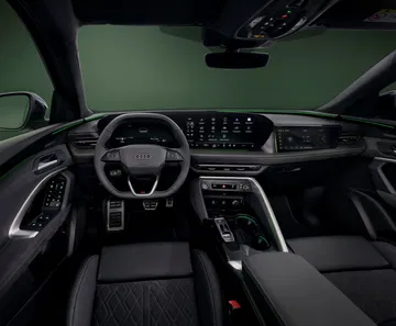 Vista del interior del Audi Q5 Sportback, destacando su calidad premium y tecnología avanzada.