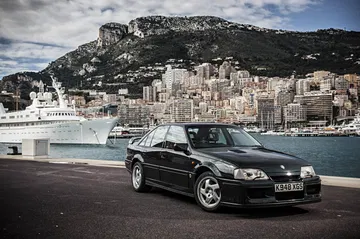 Parece el coche de tu abuelo, pero es un 'sleeper' de casi 400 CV.