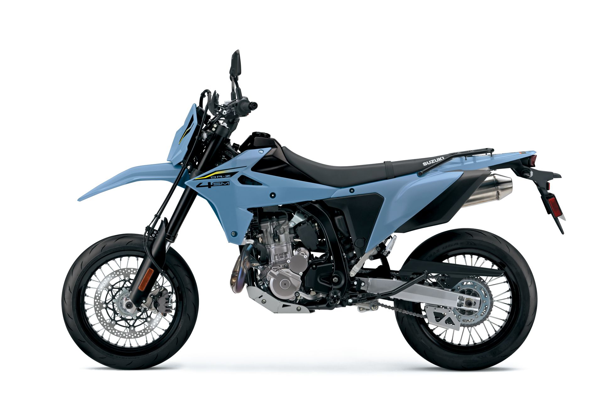 La Suzuki DR-Z4SM es una moto ligera y ágil, perfecta para pilotos del A2.