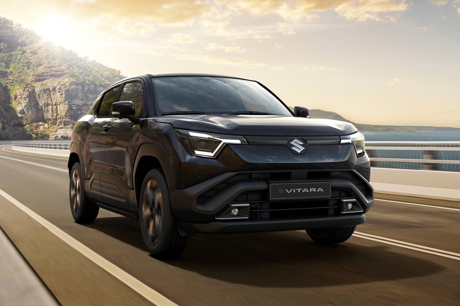 Suzuki e-Vitara con Trail Mode y sistema 4x4 revolucionario. Suzuki e-Vitara con Trail Mode y sistema 4x4 revolucionario.