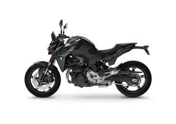 La nueva BMW F 900 R se presenta con un diseño audaz y moderno, optimizada para el placer de conducción