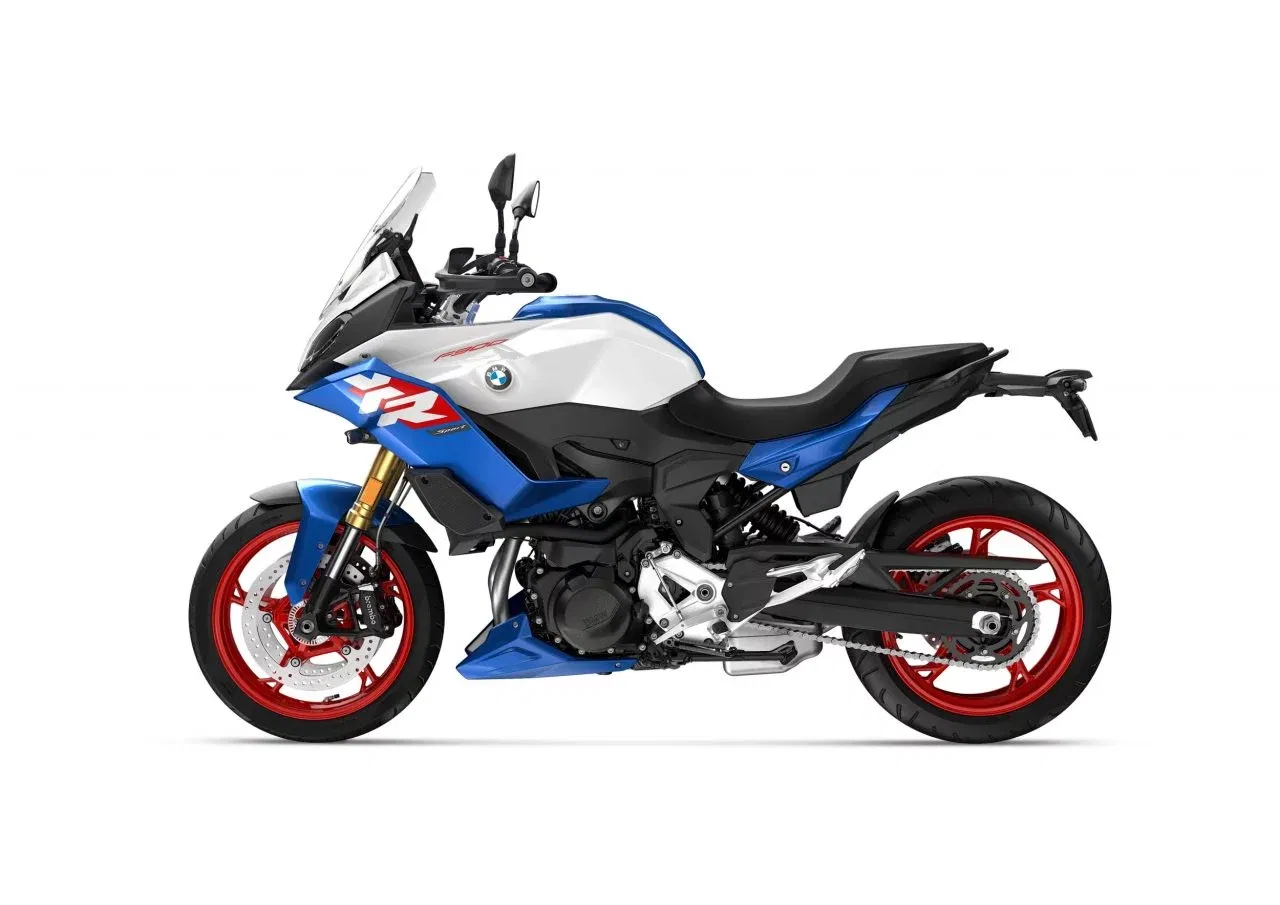 La nueva BMW F 900 XR se presenta con un diseño audaz y líneas agresivas La nueva BMW F 900 XR se presenta con un diseño audaz y líneas agresivas