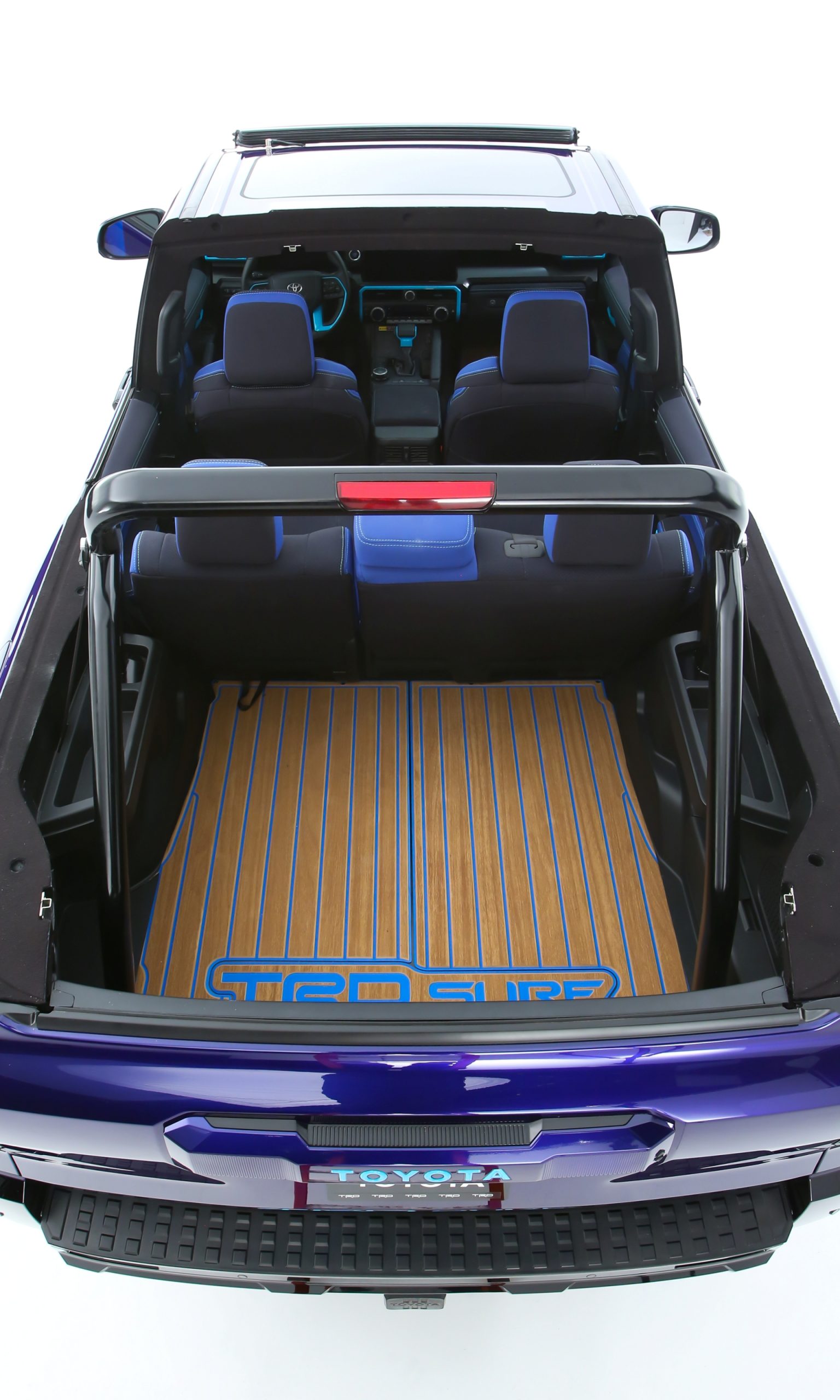 Ángulo trasero del Toyota 4Runner TRD mostrando su preparación todoterreno.