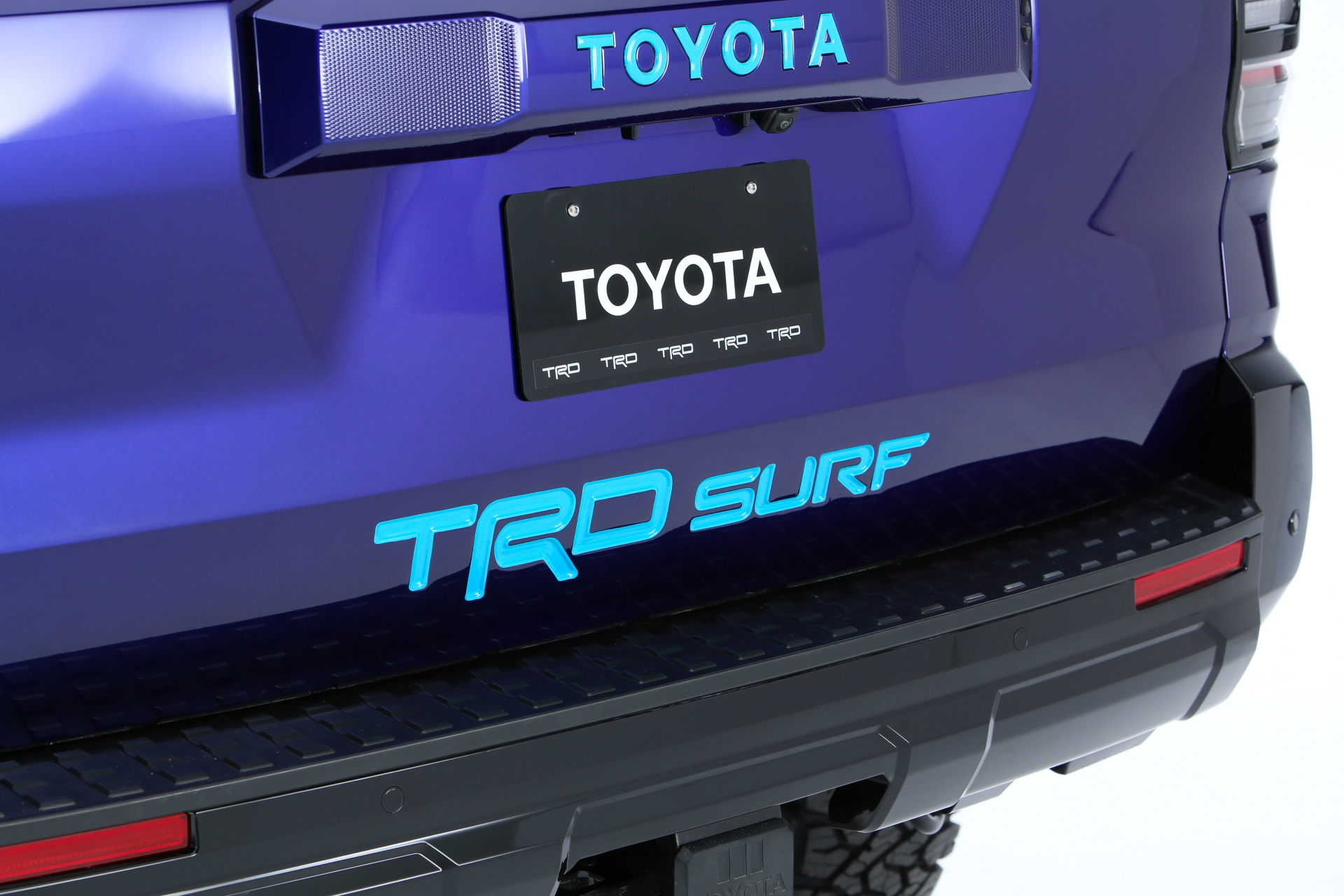 Detalle trasero del Toyota 4Runner TRD Surf, imponente en diseño.