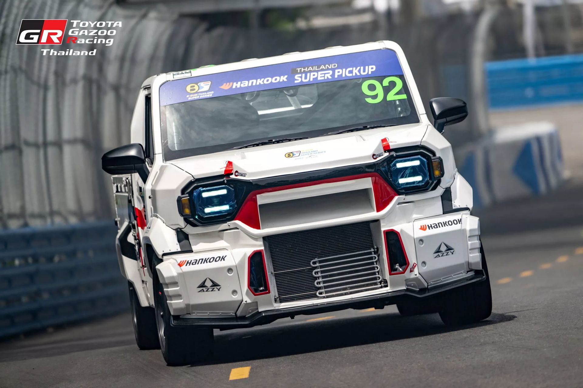 Toyota Hilux Champ GR en acción, un titán de las carreras