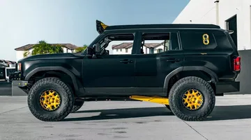Toyota Land Cruiser Westcott, listo para conquistar cualquier terreno con su impresionante diseño.