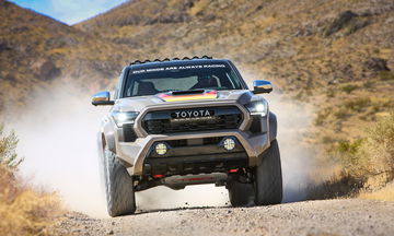 Toyota Tacoma TRD ProRunner: robustez y poder en terrenos desafiantes.