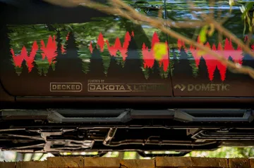 Detalle de la pintura que refleja el espíritu todoterreno y aventurero del Trailgater.