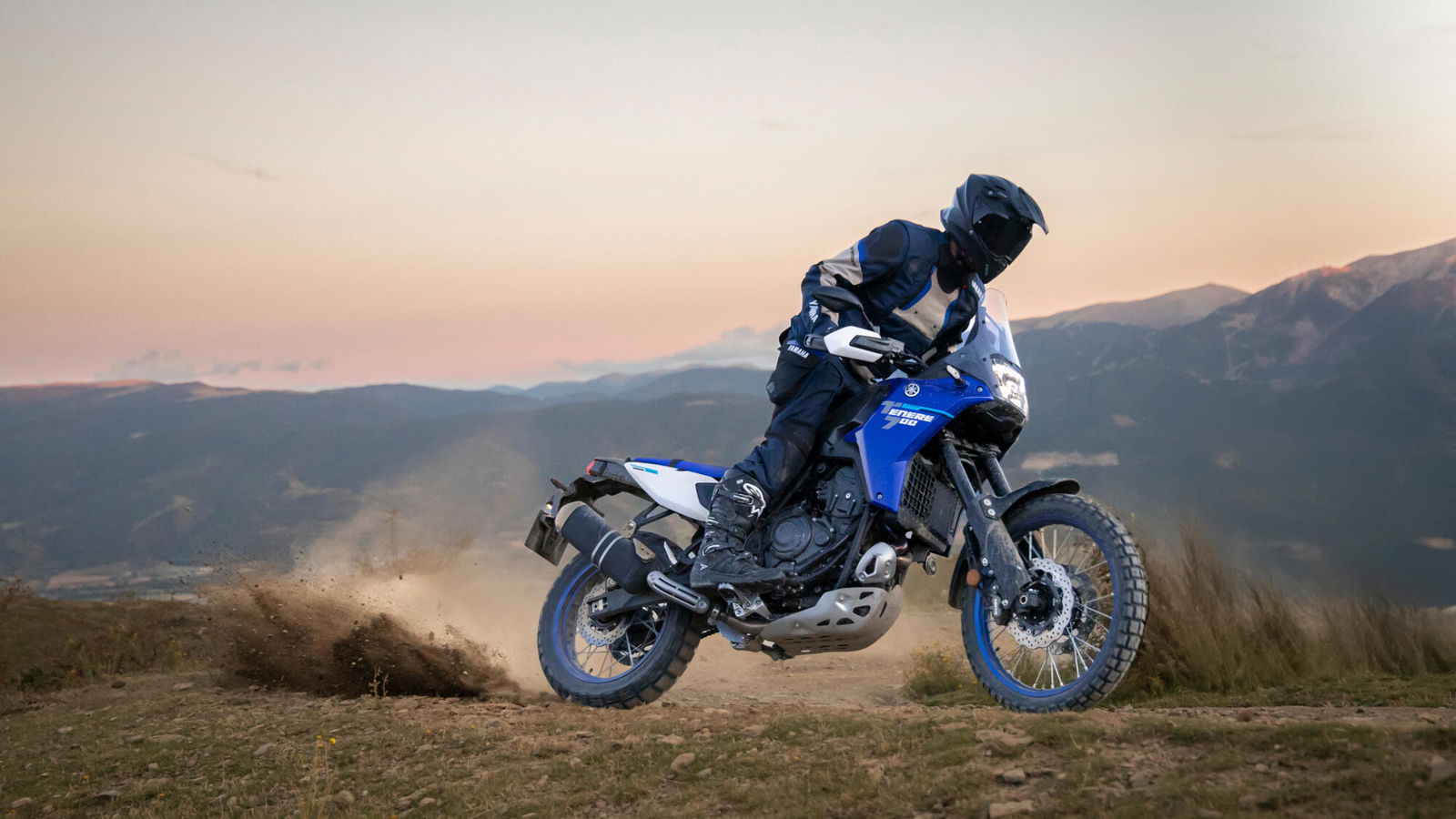La Yamaha Ténéré 2025 luce majestuosa en acción, prometiendo aventuras sin fin. La Yamaha Ténéré 2025 luce majestuosa en acción, prometiendo aventuras sin fin.