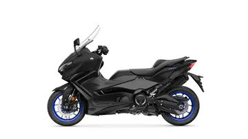 La Yamaha TMAX renueva su estilo manteniéndose como referencia en el segmento scooter deportivo.
