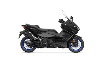 Vista lateral Yamaha TMAX, diseño deportivo y aerodinámico.
