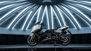 Renovación del icónico Yamaha TMAX: más agresivo y tecnológicamente avanzado.