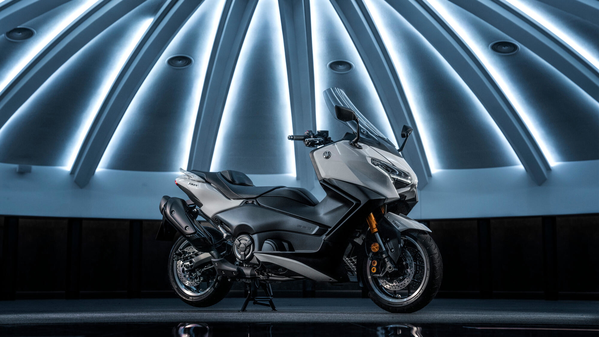 La nueva Yamaha TMax 2025 Tech Max, estilo y rendimiento superior