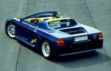 Mitad Ferrari F40, mitad Lamborghini Countach, un hito en la historia automovilística. Mitad Ferrari F40, mitad Lamborghini Countach, un hito en la historia automovilística.