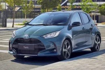 El nuevo Yaris 2025 destaca por su diseño aerodinámico y moderno. El nuevo Yaris 2025 destaca por su diseño aerodinámico y moderno.
