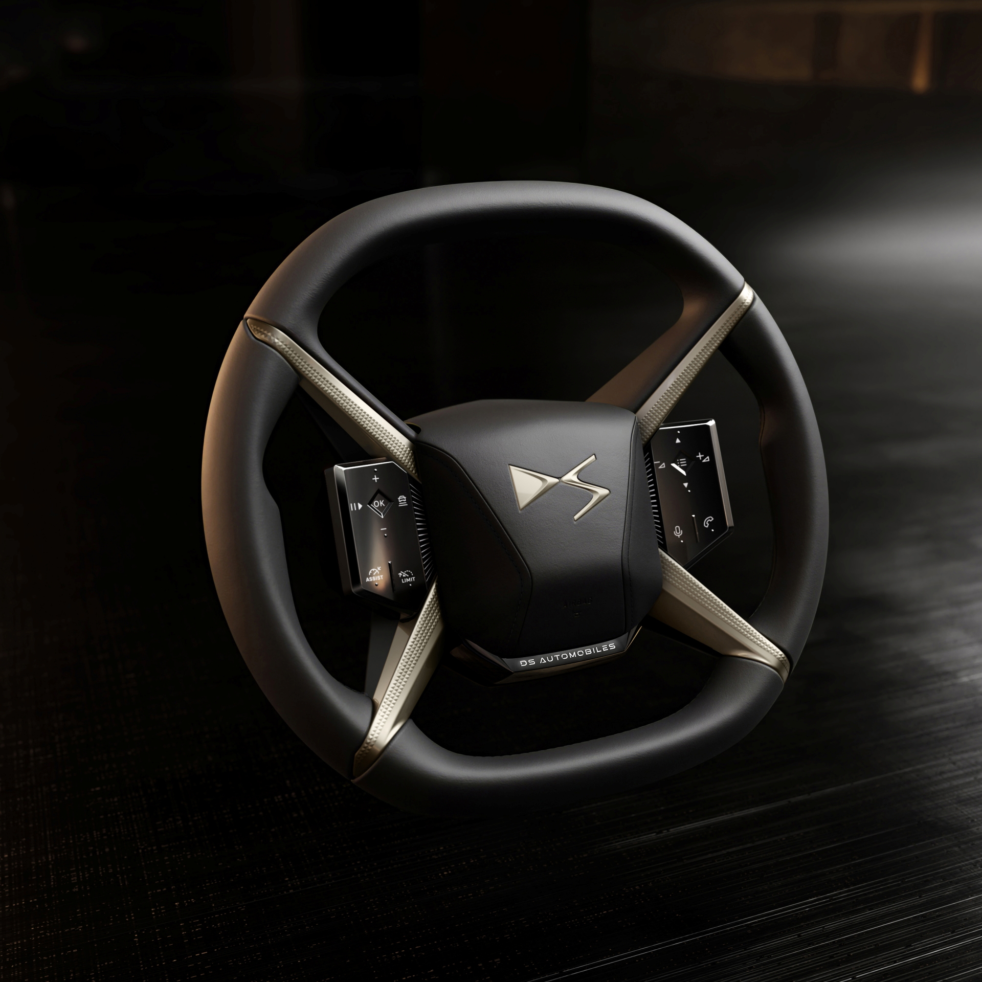 El volante del DS se destaca por su diseño ergonómico y sofisticación, ideal para conductores exigentes.