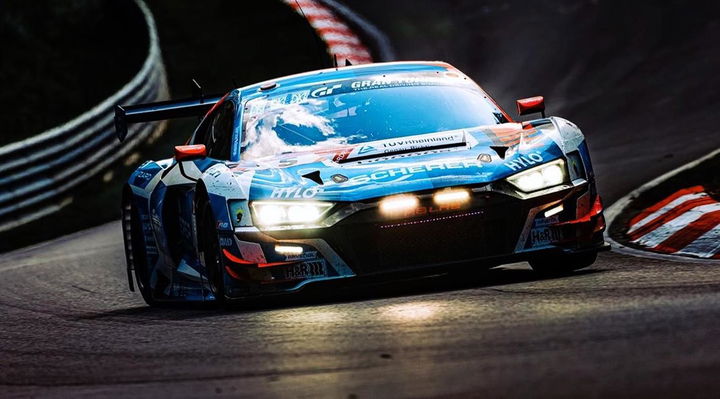 Kelvin van der Linde compite con ABT Sportsline en el Audi R8 en Nürburgring.