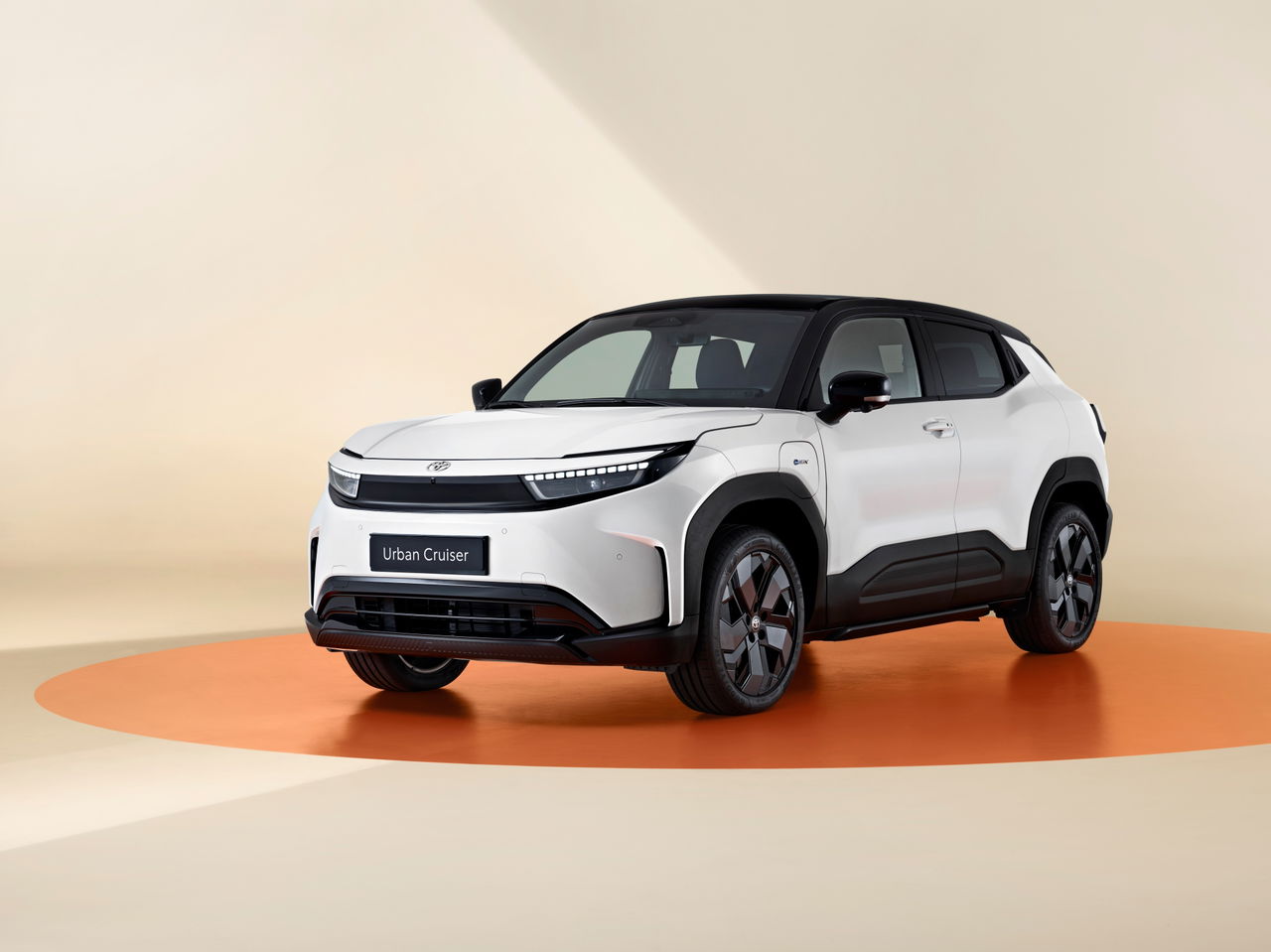 Primeras imágenes del Toyota Urban Cruiser, un SUV compacto que promete desempeño y versatilidad.