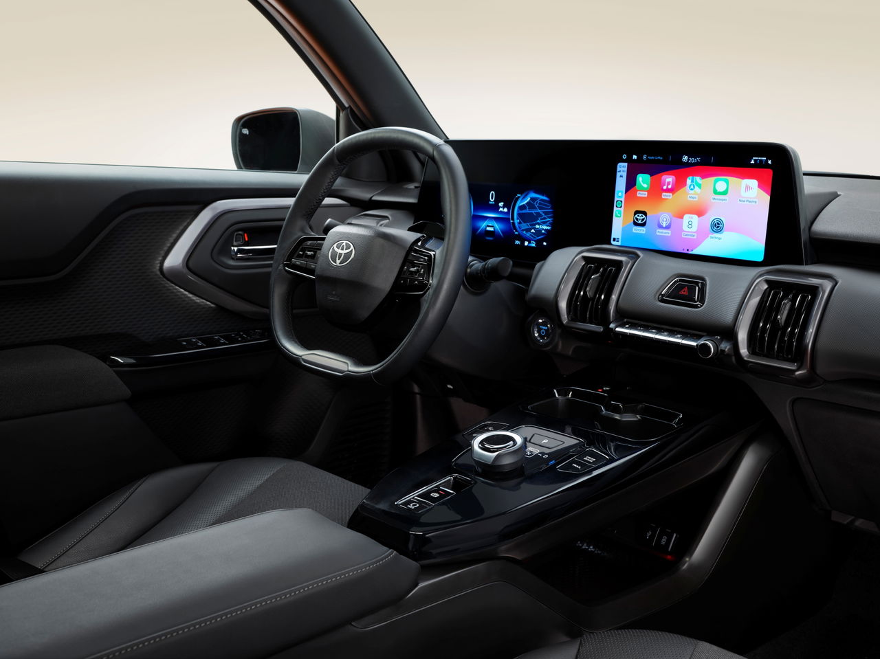 Interiores modernos y funcionales con tecnología avanzada para el Toyota Urban Cruiser.