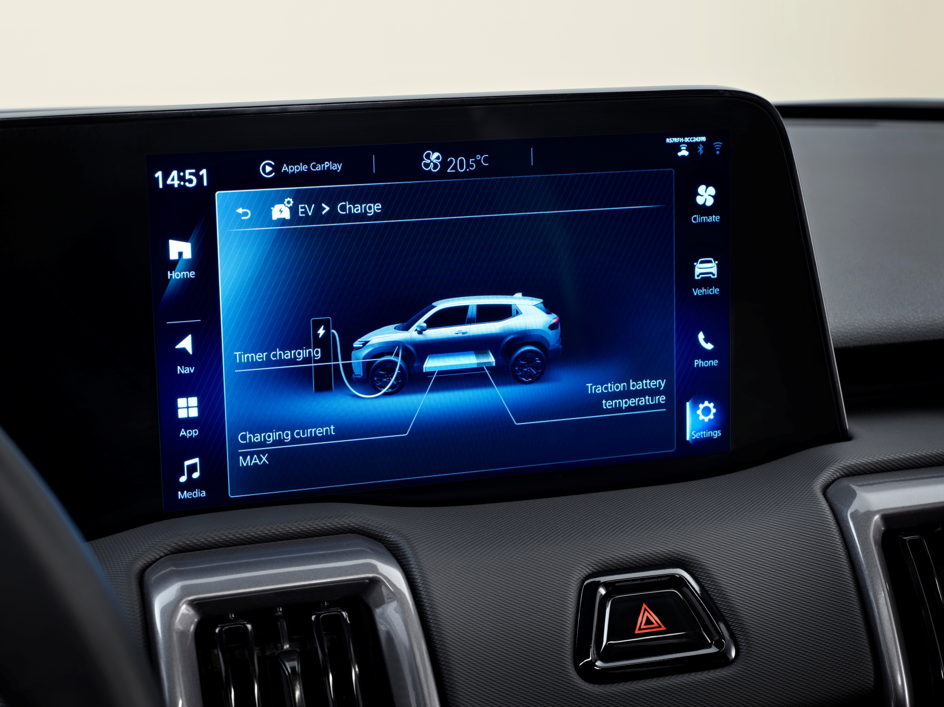 Pantalla central mostrando las funcionalidades del Toyota Urban Cruiser.