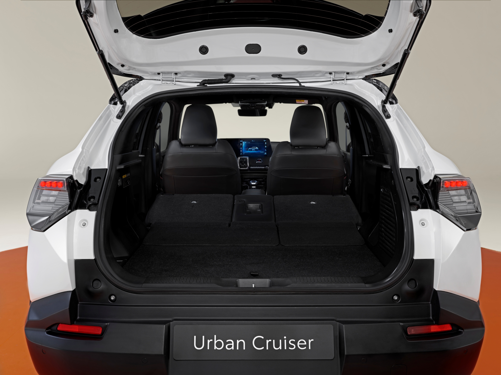 Imagen del maletero del Toyota Urban Cruiser, muestra su espacio y diseño práctico.