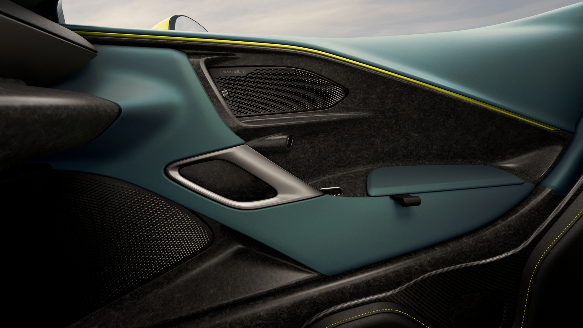 Interior del Aston Martin Valhalla, con acabados premium y diseño ergonómico.