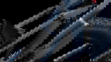 Cercano al sistema de suspensión de la ebike Cube, muestra su robustez y elegancia.