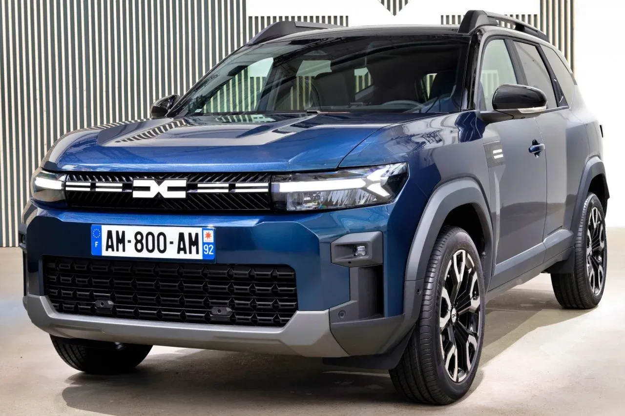 El Dacia Bigster 2025 combina diseño robusto y precio competitivo. Ideal para quienes buscan un SUV asequible.