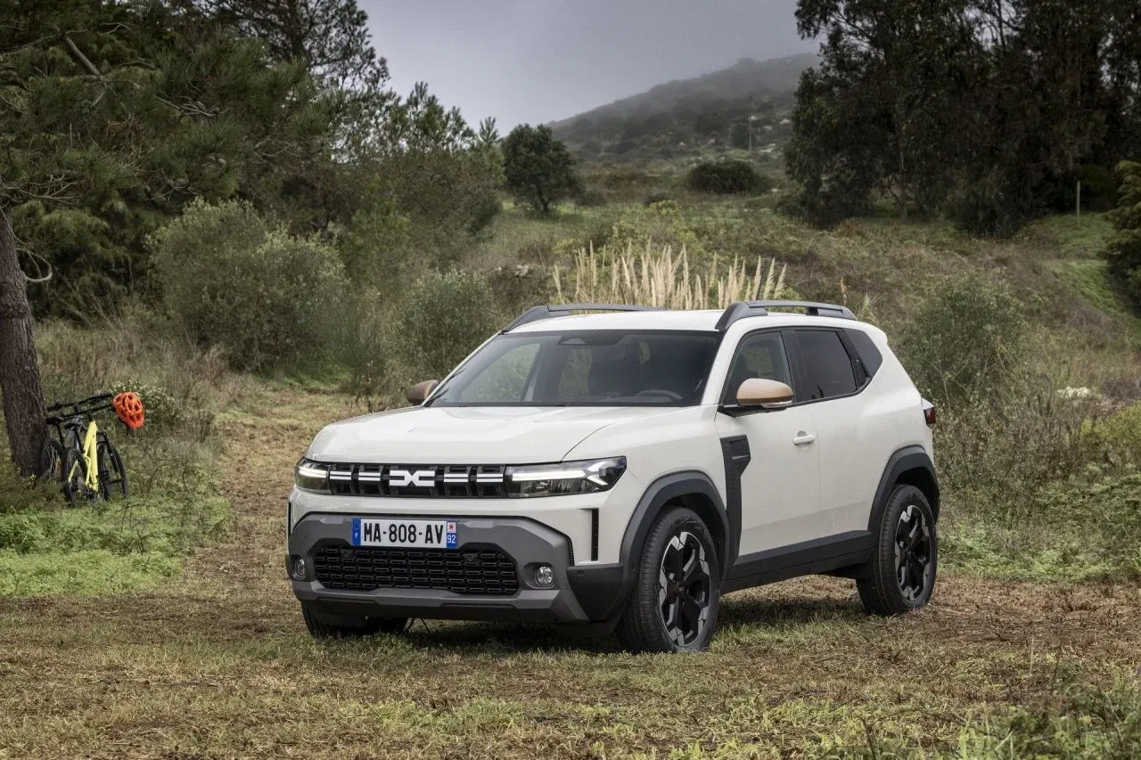 El Dacia Duster 2024 demuestra su capacidad off-road en terrenos complicados. El Dacia Duster 2024 demuestra su capacidad off-road en terrenos complicados.