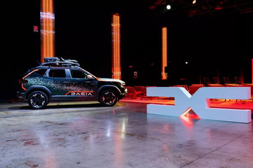 El Dacia Duster se presenta con un diseño robusto y urbanita, ideal para aventuras. 