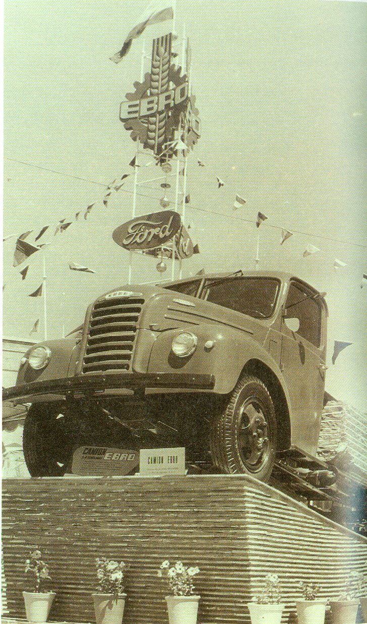 Imagen histórica del Ebro, emblemático en la historia automovilística española.