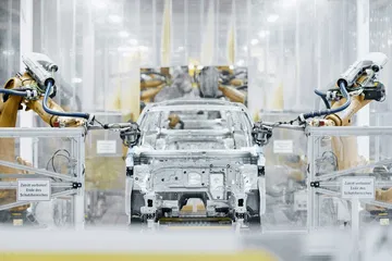 Vista del ensamblaje automatizado en la planta de Volkswagen en Wolfsburgo.