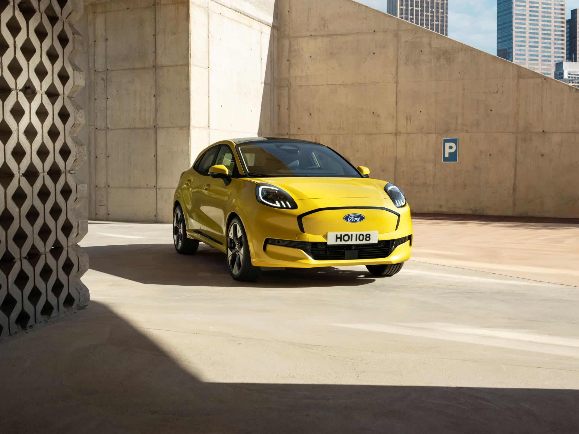 El nuevo Ford Puma eléctrico presenta un diseño moderno y atractivo.