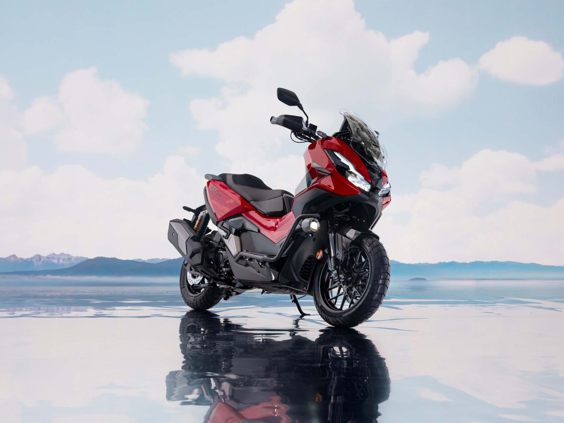 25YM Honda ADV350 Honda ADV350 2025, un SUV de dos ruedas que combina estilo y funcionalidad.