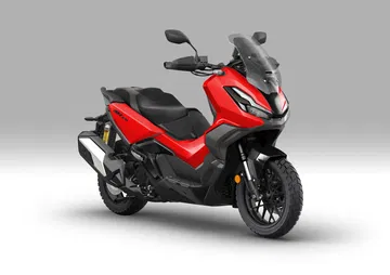 Honda ADV350 2025, un SUV de dos ruedas que destaca por su diseño audaz.