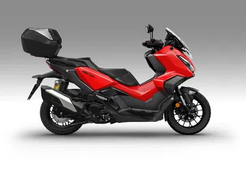 Honda ADV350 2025, un SUV de dos ruedas, destaca por su diseño funcional y deportivo.