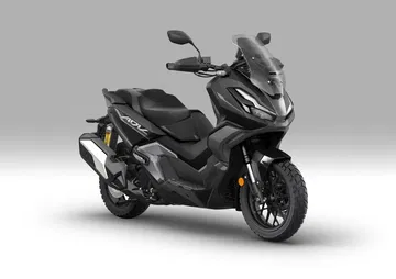 La Honda ADV350 2025 destaca por su diseño moderno y versátil, ideal para la ciudad y aventura.