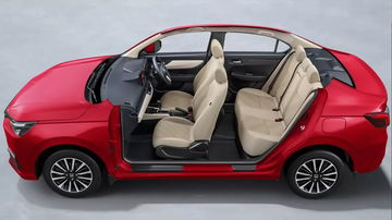 Vista lateral del interior del Honda Amaze, resaltando su espacio y comodidad.