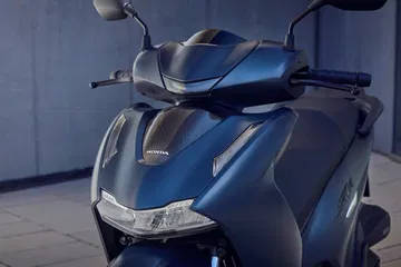 La Honda SH350i 2025 destaca por su diseño elegante y moderno, ideal para la ciudad.