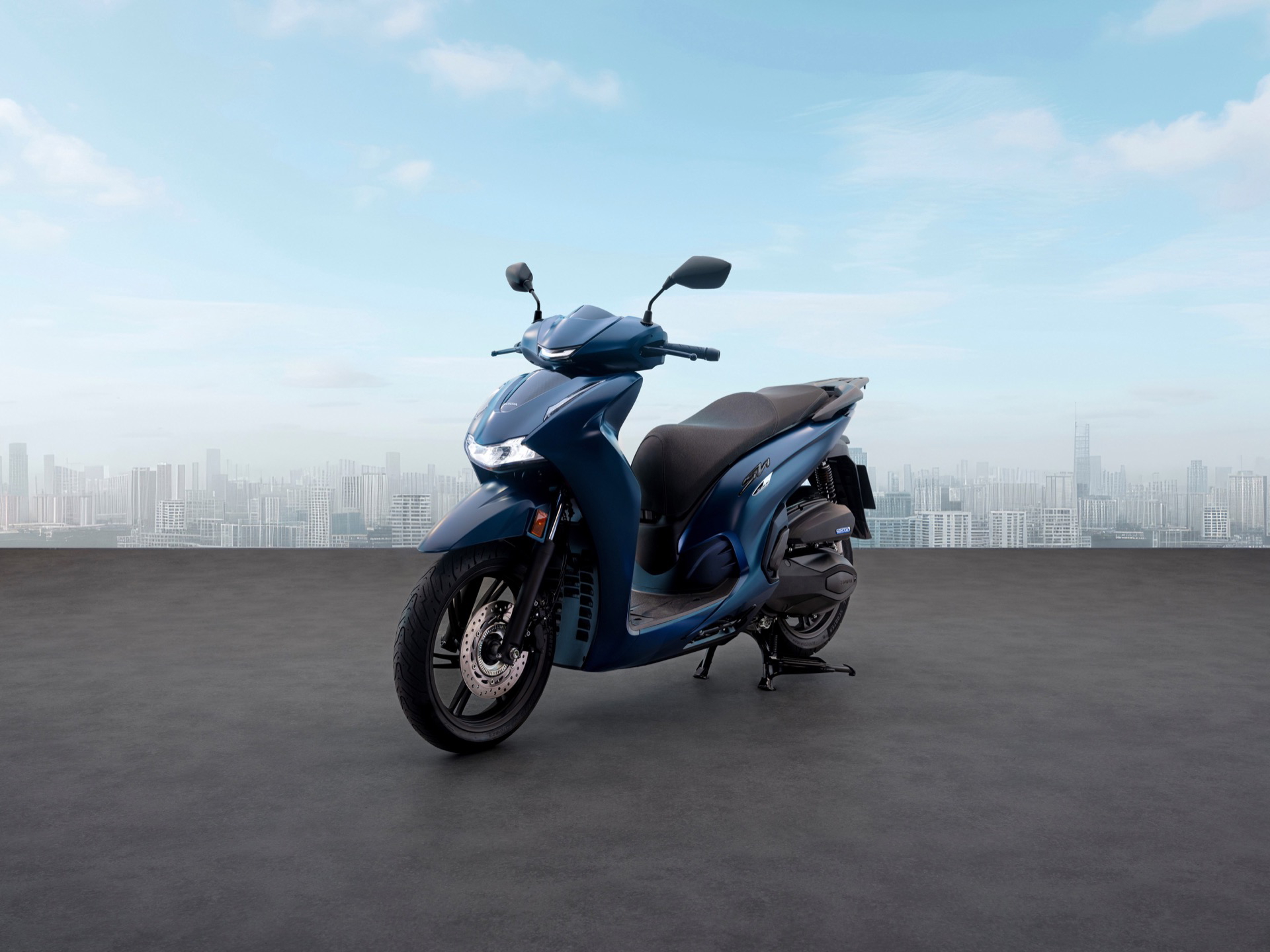 La Honda SH350i 2025 promete durabilidad y eficiencia, convirtiéndose en la mejor rueda alta del mercado.