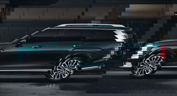 Vista lateral del Hyundai Palisade 2025, un SUV imponente y espacioso.